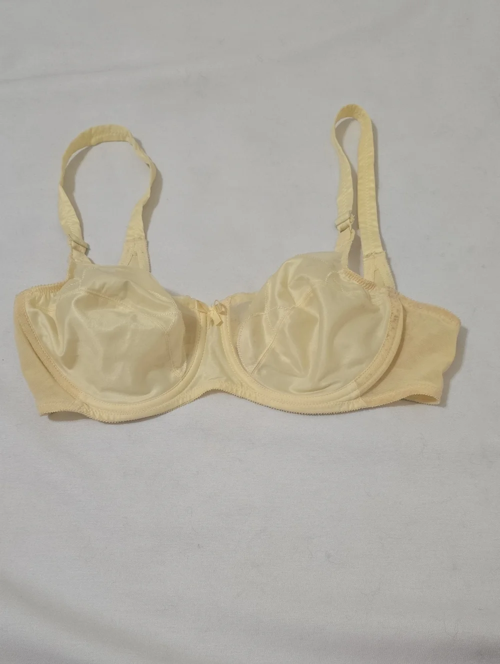 Vanity Fair Light Yellow Vintage Underwire Bra 34B